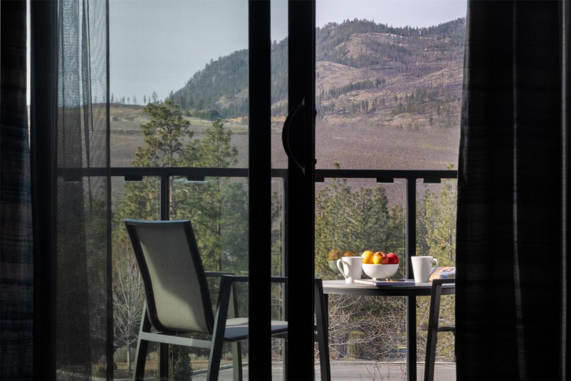 Doubletree By Hilton West Kelowna Exterior photo